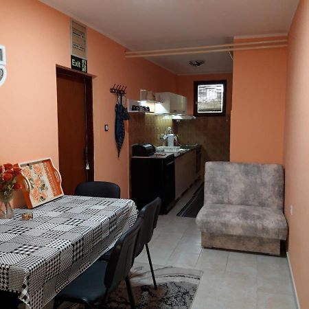 Apartment Nela Ni Dış mekan fotoğraf