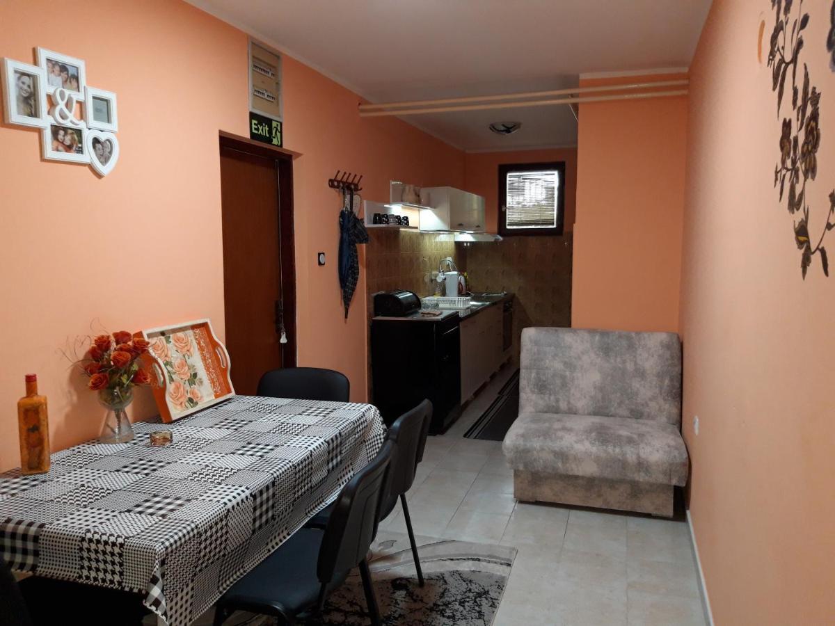 Apartment Nela Ni Dış mekan fotoğraf